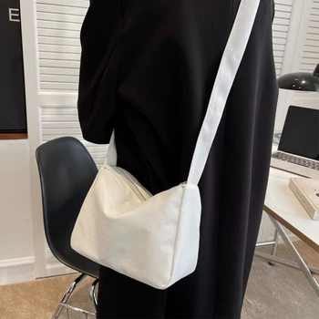 Сумка через плечо большой емкости 2023 Новая женская модная простая сумка-мессенджер для пригородных поездок